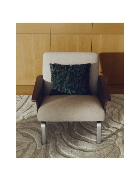 Butaca Amsen marrón claro de contrachapado de nogal y patas de acero inoxidable cepillado FSC 100% - Kave Home