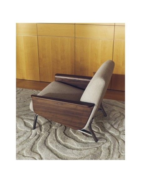 Butaca Amsen marrón claro de contrachapado de nogal y patas de acero inoxidable cepillado FSC 100% - Kave Home