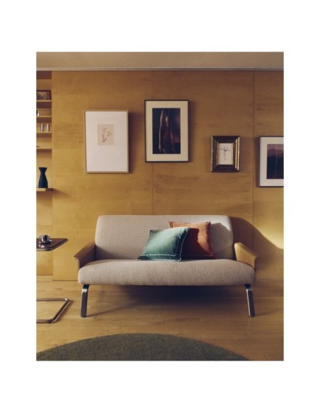 Sofá Amsen beige de 2 plazas de contrachapado de roble y patas de acero inoxidable cepillado 150 cm FSC 100% - Kave Home