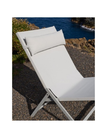 Butaca plegable Canutells de aluminio con acabado gris claro - Kave Home