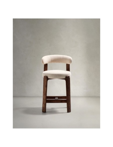 Taburete Granite de chenilla beige y madera maciza de fresno con acabado tono nogal FSC 100% 65 cm - Kave Home