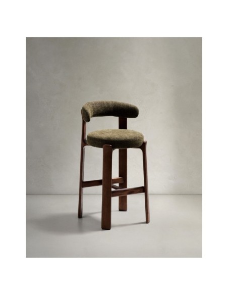 Taburete Granite de chenilla verde y madera maciza de fresno con acabado tono nogal FSC 100% 75 cm - Kave Home