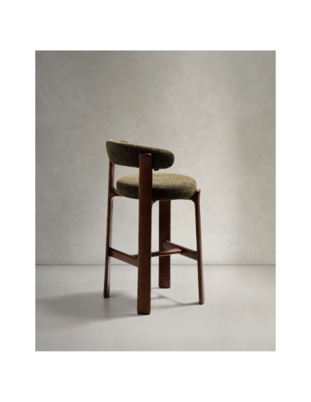 Taburete Granite de chenilla verde y madera maciza de fresno con acabado tono nogal FSC 100% 75 cm - Kave Home