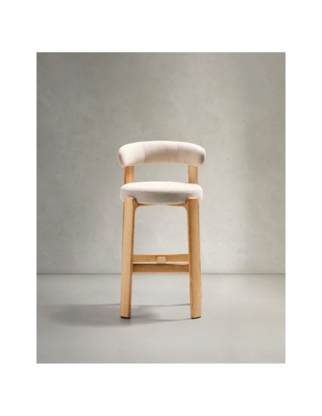 Taburete Granite de chenilla beige y madera maciza de fresno con acabado tono natural FSC 100% 75 cm - Kave Home