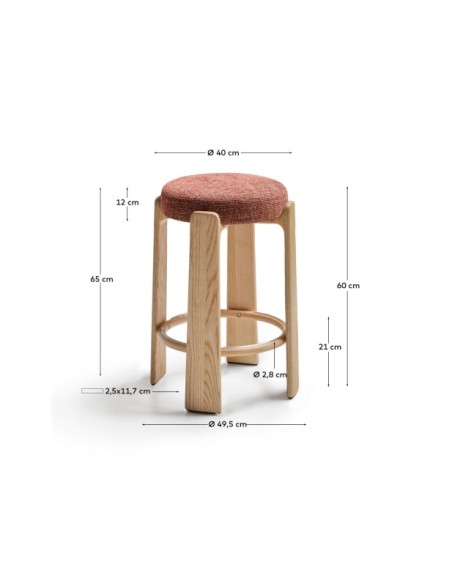 Taburete Granite de chenilla terracota y madera maciza de fresno con acabado tono natural FSC 100% 65 cm - Kave Home