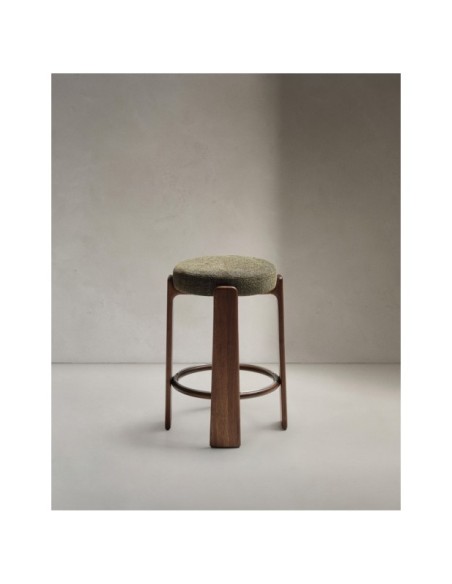 Taburete Granite de chenilla verde y madera maciza de fresno con acabado tono nogal FSC 100% 75 cm - Kave Home