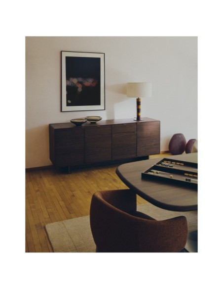 Aparador Norlen 4 puertas y 2 cajones de chapa de nogal FSC Mix Credit 194,5 x 78 cm - Kave Home