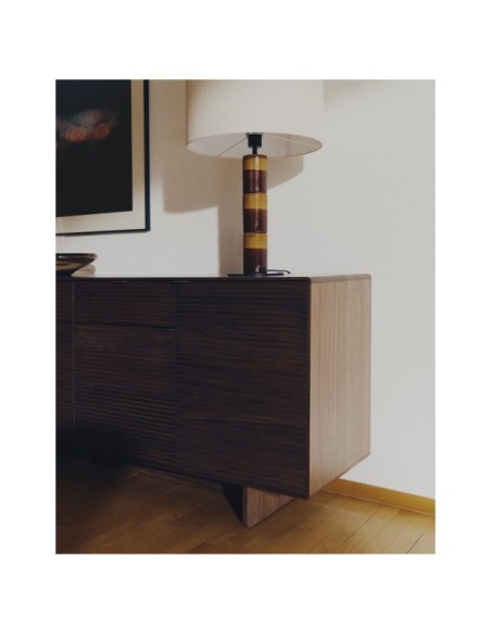 Aparador Norlen 4 puertas y 2 cajones de chapa de nogal FSC Mix Credit 194,5 x 78 cm - Kave Home