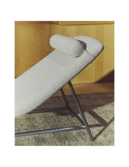 Diván Osla de chenilla beige y patas de acero inoxidable cepillado 175 cm - Kave Home