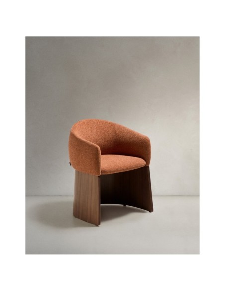 Silla Bosca de chenilla terracota y chapa de nogal FSC 100% - Kave Home