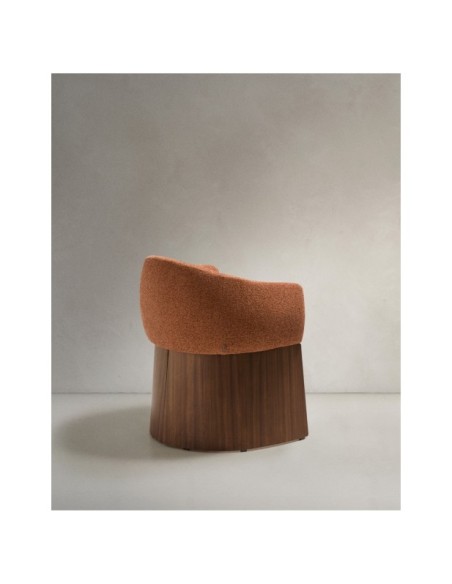 Silla Bosca de chenilla terracota y chapa de nogal FSC 100% - Kave Home