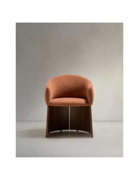 Silla Bosca de chenilla terracota y chapa de nogal FSC 100% - Kave Home