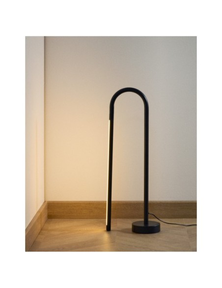 Lámpara de mesa Bow de aluminio negro - Kave Home