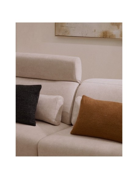 Sofá Lares 3 plazas con asientos deslizantes motorizados y cabezal reclinable de chenilla beige 240 cm - Kave Home