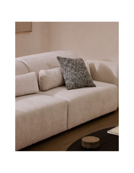 Sofá Lares 4 plazas con asientos deslizantes motorizados y cabezal reclinable de chenilla beige 290 cm - Kave Home