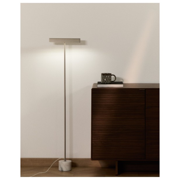 Lámpara de pie Lynor de acero...