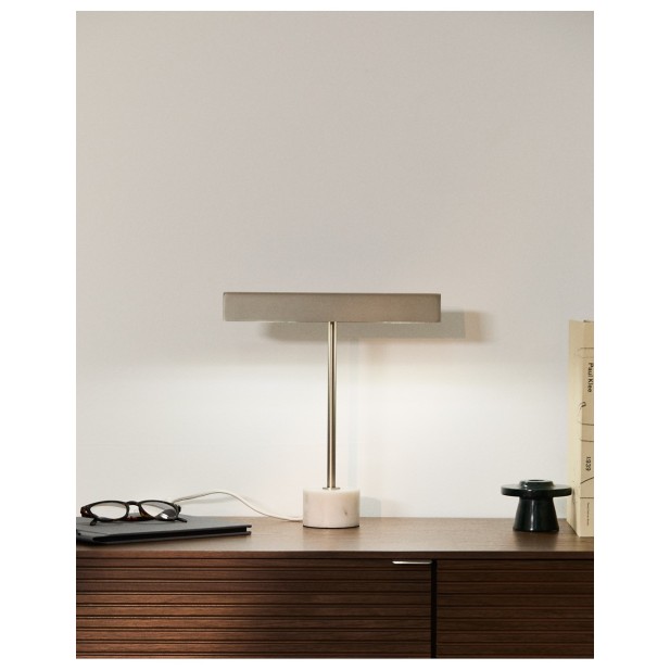 Lámpara de mesa Lynor de metal...