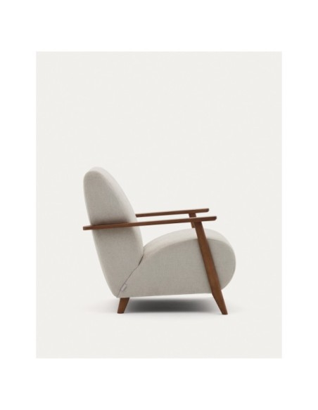 Butaca Meghan de chenilla perla y madera maciza de fresno con acabado nogal FSC Mix Credit - Kave Home