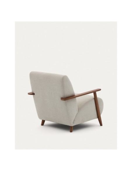 Butaca Meghan de chenilla perla y madera maciza de fresno con acabado nogal FSC Mix Credit - Kave Home
