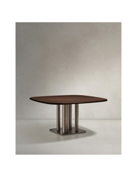 Mesa Melvar de chapa de nogal y patas con base de acero inoxidable cepillado 150 x 150 cm - Kave Home