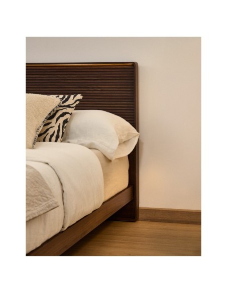 Cabecero Norlen de chapa de nogal con acabado oscuro y luz LED para cama de hasta 160 cm FSC Mix Credit - Kave Home