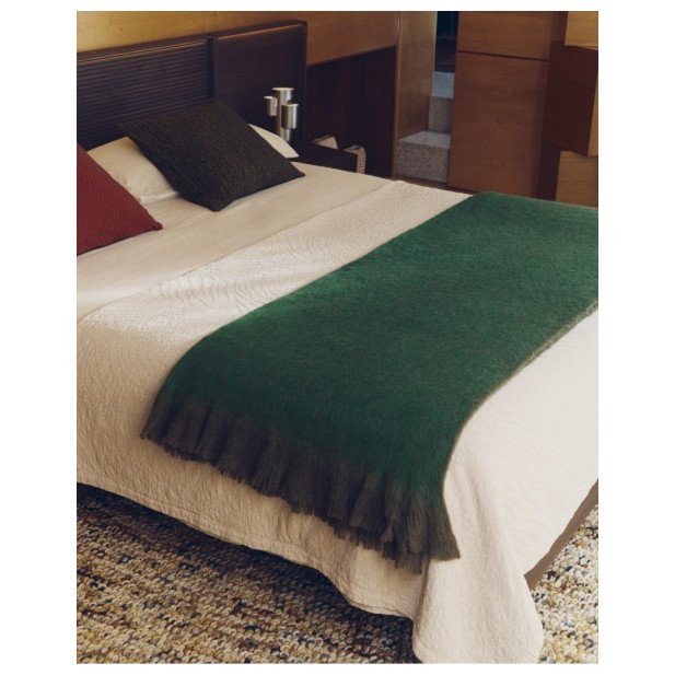 Cama Norlen con 2 mesitas de noche de...