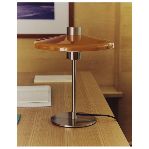 Lámpara de mesa Nuvira de acero...