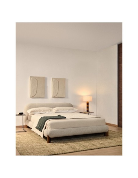 Cama desenfundable Odina bouclé crudo, patas madera maciza de fresno acabado nogal para colchón 160x200 cm - Kave Home