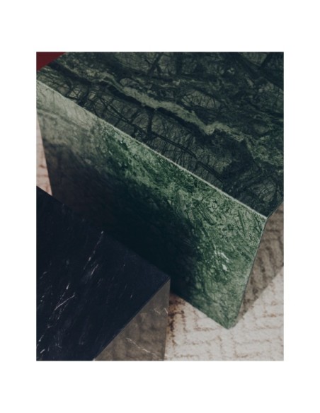 Mesa auxiliar Sorein de mármol negro 40 x 40 cm - Kave Home