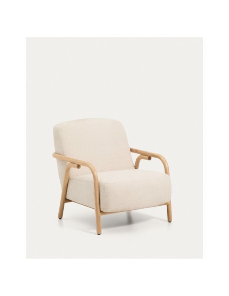 Butaca Sylo de chenilla beige y madera maciza de fresno con acabado tono natural FSC 100% - Kave Home