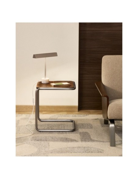 Mesa auxiliar Tarsel de chapa de nogal con estructura de acero inoxidable cepillado 42 x 47 cm - Kave Home