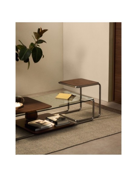 Mesa auxiliar Tarsel de chapa de nogal con estructura de acero inoxidable cepillado 42 x 47 cm - Kave Home