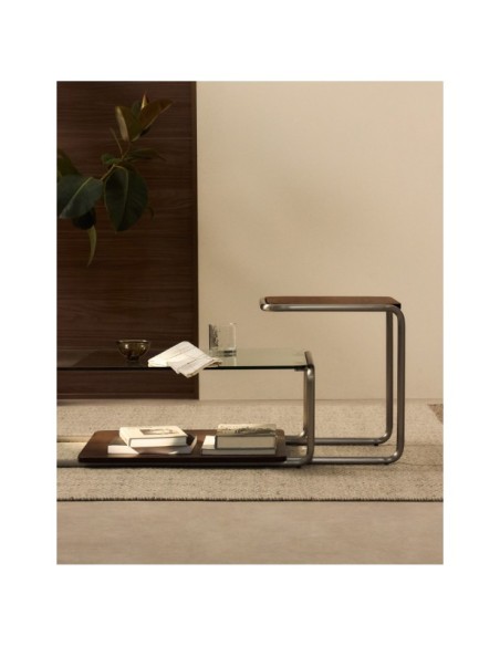 Mesa auxiliar Tarsel de chapa de nogal con estructura de acero inoxidable cepillado 42 x 47 cm - Kave Home