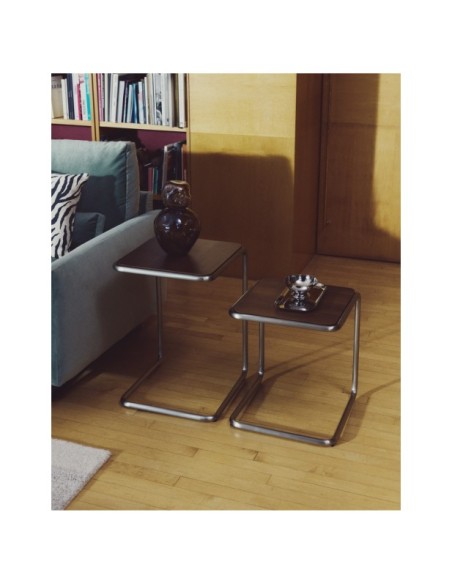 Mesa auxiliar Tarsel de chapa de nogal con estructura de acero inoxidable cepillado 42 x 60 cm - Kave Home