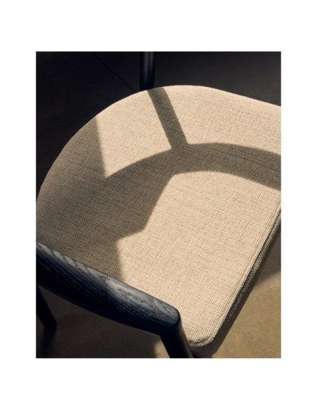 Silla desenfundable Alocs de madera maciza de roble con acabado negro FSC Mix Credit - Kave Home