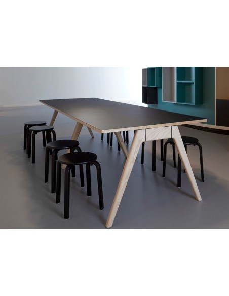 Mesa ARKO GRANDE 240x120 cm de Comedor, Linóleo Roble / Negro - Lundbergs Möbler
