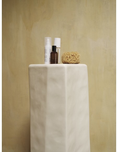 Mesa Auxiliar STAFFA 80 cm Alto, Hormigón Marfil - Ferm Living