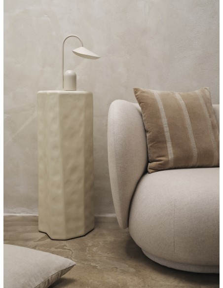 Mesa Auxiliar STAFFA 80 cm Alto, Hormigón Marfil - Ferm Living