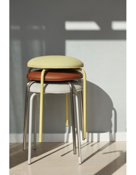 Taburete Bajo STACK, Metal / Textil Gris Claro - Hübsch