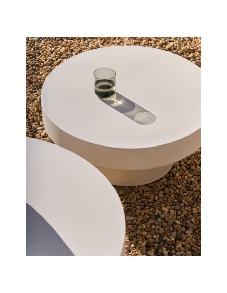 Mesa de centro redonda Aiguablava de cemento blanco Ø 66 cm - Kave Home