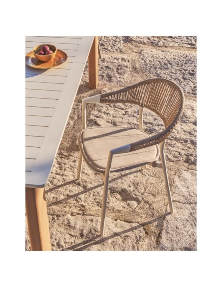Silla apilable de exterior Alimia de aluminio crudo y cuerda sintética beige - Kave Home