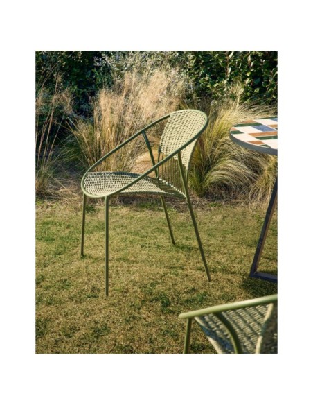 Silla apilable de exterior Atrani de acero galvanizado y cuerda verde - Kave Home