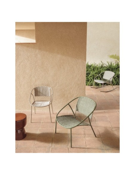 Silla apilable de exterior Atrani de acero galvanizado y cuerda verde - Kave Home
