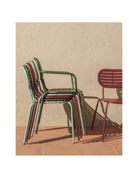 Silla apilable de exterior Brai de acero galvanizado topo - Kave Home