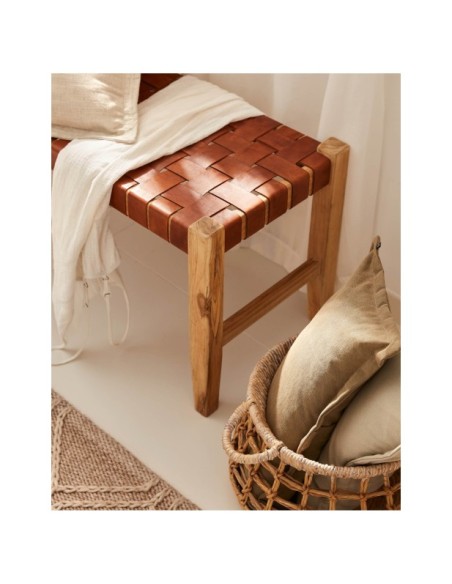 Banco Calixta de piel y madera maciza de teca con acabado natural 120 cm - Kave Home