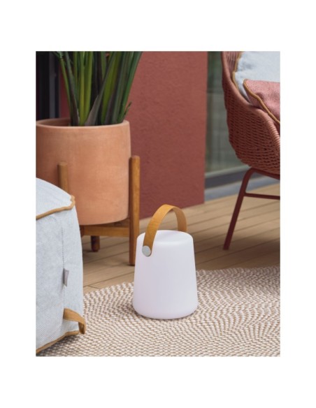 Lámpara de mesa exterior Dialma con asa marrón - Kave Home