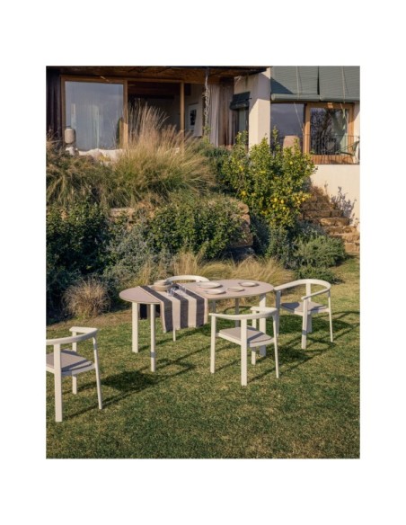 Mesa ovalada Erice de aluminio y vidrio templado crudo 180 x 90 cm - Kave Home