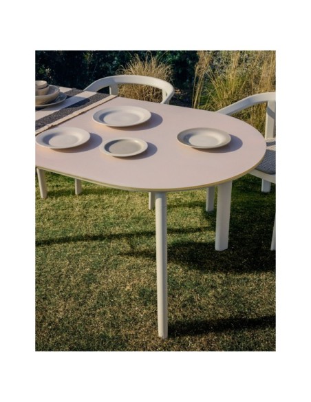 Mesa ovalada Erice de aluminio y vidrio templado crudo 180 x 90 cm - Kave Home
