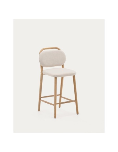Taburete Helda de chenilla beige y madera maciza de roble FSC Mix Credit 65 cm - Kave Home