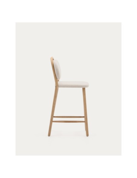 Taburete Helda de chenilla beige y madera maciza de roble FSC Mix Credit 65 cm - Kave Home